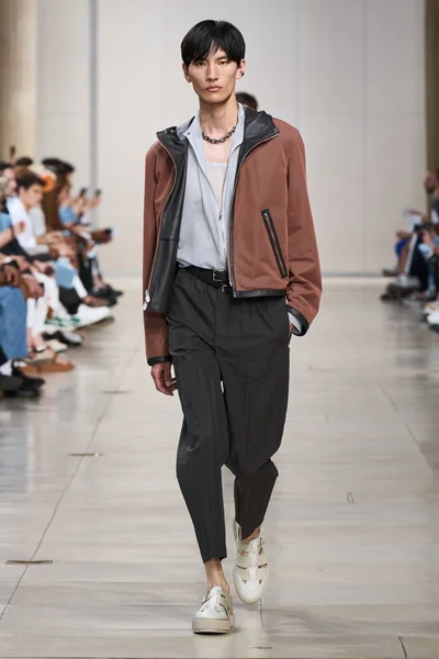 Look 29